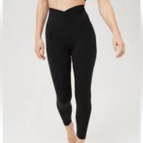 NWT Aerie Offline High-rise Crossover waist Waffle knit Leggings Black XS Short - Picture 1 of 14